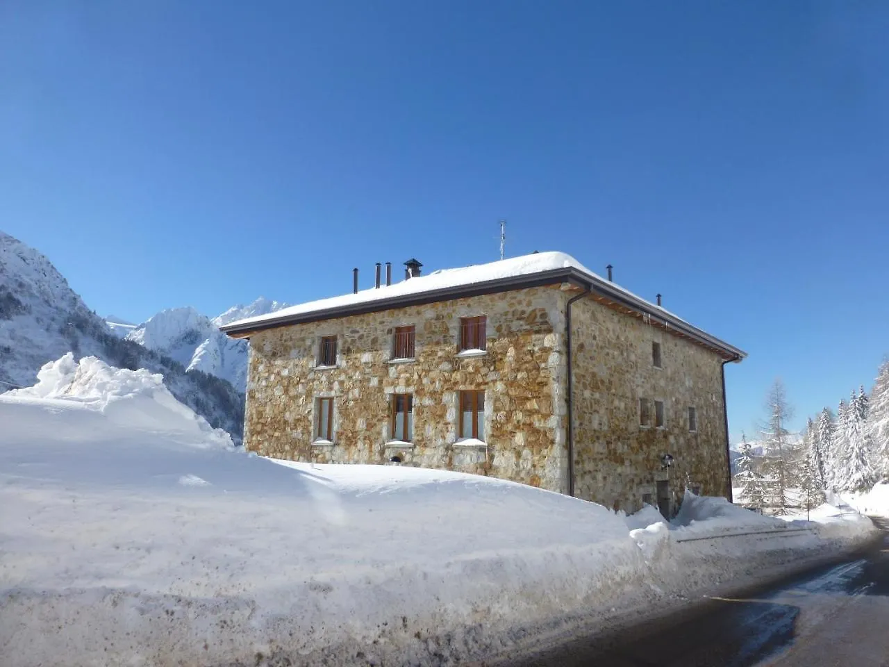 Affittimoderni Ponte di Legno Ski 0*,  Italia
